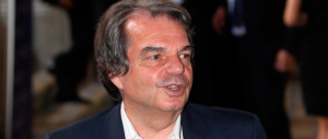 Il governo pensa di spellare i soliti noti, gli automobilisti. Brunetta furioso:« Basta con i ministri della benzina»