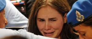 Amanda Knox dà forfait e si difende chiamando in causa lo spettro di Satana