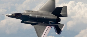 E la Pinotti si adegua al “verbo” di Obama: contrordine compagni, gli F35 non si toccano!