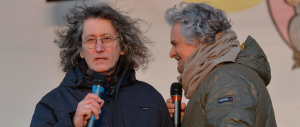 Il “Fatto” s’inginocchia a Grillo con un’intervistona “amichevole”: «De Benedetti prepara dossier»
