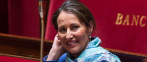 Segolene Royal vieta chiacchiere e decolté in sua presenza. E a poco vale la smentita con un tweet