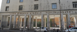 Una lettura sul sesso orale tra gay in un liceo a Roma: i genitori denunciano i docenti