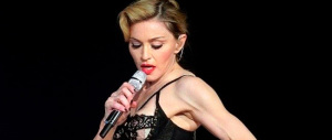 Madonna: sesso orale gratis ai maschi che non votano la destra di Trump (video)