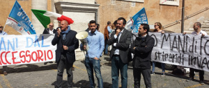 “Disastro Marino”. Presidio di Fratelli d’Italia contro il taglio degli stipendi e gli inciuci con gli okkupanti
