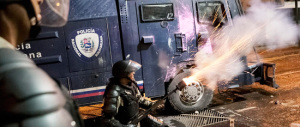 Venezuela, le milizie rosse sempre più violente. Nel mirino gli studenti