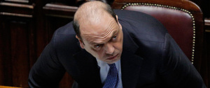 Gay, Alfano si ritira dalla lotta: «Sul governo deciderò in autunno»