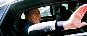 Da Berlusconi primi aiuti ai malati di Alzheimer. Poi un videomessaggio: «Un tetto alla pressione fiscale»