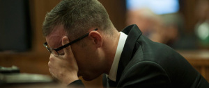 Il racconto di un testimone: «Pistorius era straziato, implorava Reeva di non morire»