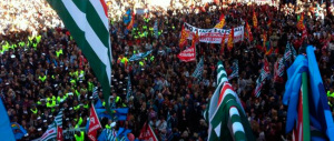Diecimila dipendenti del Campidoglio contro il taglio degli stipendi: Marino offende Roma, deve andarsene