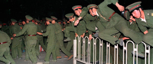 Cina, altra repressione in vista della ricorrenza di Tienanmen. Spunta anche il terrorismo islamico