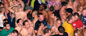 Roma cade a pezzi, ma il Comune pensa a fantasticare sul turismo gay