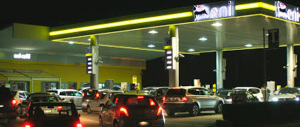 Governo che viene, benzina che sale. Tutto sbagliato, le casse piangono
