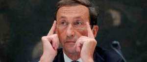 Il ritorno di Fini apre un dibattito oltre le ironie: esiste una destra nazionale ed europea?