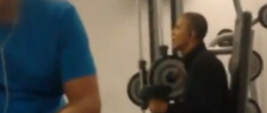 Obama in palestra, allarme sulla mancanza di sicurezza. Il video spopola su web