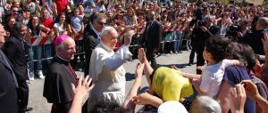 Papa Francesco in Calabria. Ai familiari di Cocò: mai più bambini vittime di simili atrocità