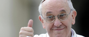 “Giallo” in Vaticano sulla salute di Francesco. E c’è già chi fantastica sui due Papi “emeriti”…