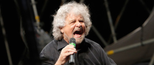 “Jobs act”, Grillo lancia segnali di pace alla minoranza pd. Che replica: “Sei come Borghezio”