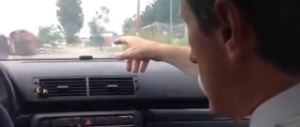 Alemanno nei campi nomadi di Roma: «Aree di illegalità, senza alcun controllo». Il video