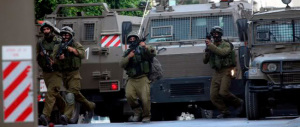 L’ingresso degli israeliani nella Striscia non ferma il lancio di razzi di Hamas: «Gaza sarà la vostra tomba». Il Papa telefona a Peres e Abu Mazen