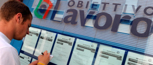 Nonostante l’ottimismo del premier, cresce ancora la disoccupazione e resta vuoto il carrello della spesa