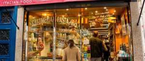 Cibi contraffatti e ristoranti: adesso la mafia punta sul business alimentare