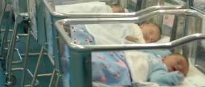 Milano, la madre lo abbandona nella cappella dell’ospedale. Il piccolo Giacomo trovato dal parroco
