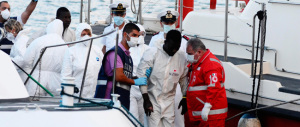 «Test per la tbc a chi sta in contatto con i migranti». Una circolare del Viminale allarma la Capitale