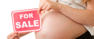 Francia, anche la sinistra contro l’utero in affitto. In Italia invece gli intellettuali firmano solo appelli inutili