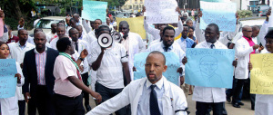 Ebola, il virus va più veloce del previsto: l’Africa corre ai ripari, solo in Italia nessuno si muove