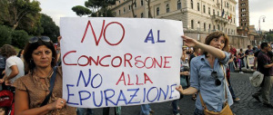 Renzi si prende il merito dell’assunzione dei precari. Falso: è stato “costretto” a farlo