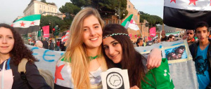 Una fonte siriana riaccende le speranze: «Greta e Vanessa non sono nelle mani dell’Isis»
