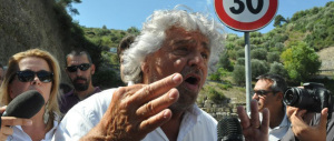 Cinquestelle nel caos, da Parma arriva un “vaffa” a Grillo: alleanza col Pd. E a Bruxelles è rissa sui soldi