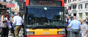 La beffa della “spending review” renziana: per tagliare gli sprechi si aumentano i biglietti dei bus