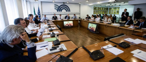 Primo sì della Conferenza delle Regioni alla fecondazione eterologa. Ma “Avvenire” tuona: «L’illusione continua»…