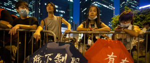 Hong Kong, Clegg convoca l’ambasciatore cinese ma Pechino ribadisce: non interferite