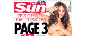 Murdoch alla guerra del topless. I lettori del “Sun” non vogliono rinunciare alle “tette”