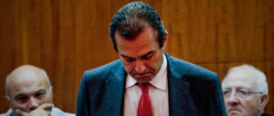 De Magistris è stato sospeso. E ha perso la parlantina: si è trincerato dietro il «no comment»