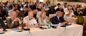 Immigrati a raffica, sale la tensione. E va in onda lo show disarmante della Mogherini