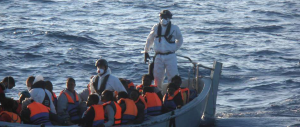Anche le forze dell’ordine contro “Mare nostrum”: è un servizio taxi per i clandestini