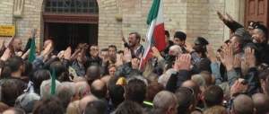 Predappio, in marcia per celebrare il Duce (e ci sono anche i giovani)