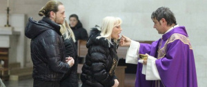 Sinodo, Tettamanzi apre alla comunione per i divorziati. Ma a precise condizioni