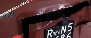Da un garage della polizia spunta la Renault rossa del delitto Moro