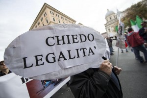 Roma: Marcia periferie, al via corteo "Marino vattene"