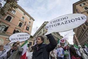 Roma: Marcia periferie, al via corteo "Marino vattene"