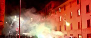 «Premiamo il poliziotto insultato durante lo sgombero a Milano»