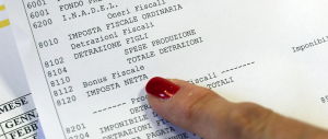Tredicesima “mangiata” dalle tasse: un’insegnante precaria riceve un euro