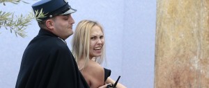 Femen subito scarcerata, ma a San Pietro non potrà più mettere piede