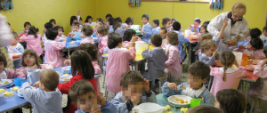 Il cibo della mensa non è gradito: i genitori mandano i figli al ristorante