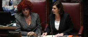 Camera-show: la Boldrini vieta i “selfie” e regala ombrellini…