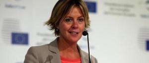 Anche la Lorenzin contro Marino: le scuole sono piene di topi. Che fai?